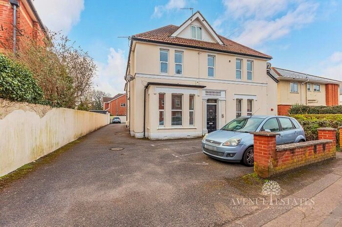 2 Bedroom Flat To Rent In Florence Road, Bournemouth, Dorset, BH5