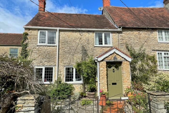 2 Bedroom Country House For Sale In Bayford, Somerset, BA9