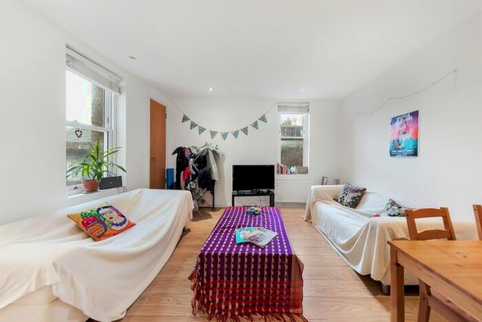 4 Bedroom Flat To Rent In Rushcroft Road, SW2