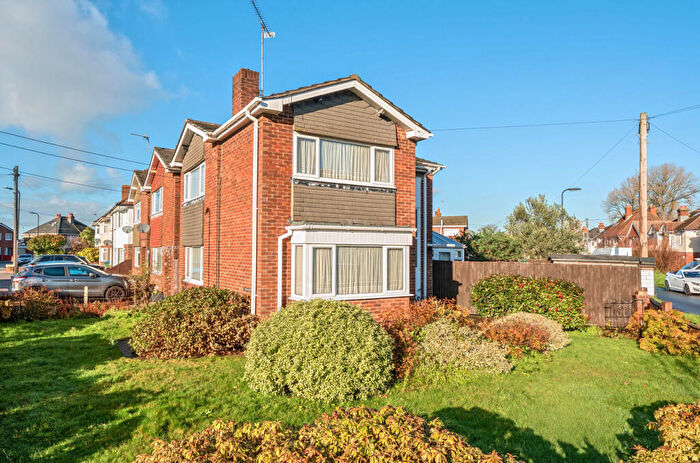 3 Bedroom Detached House For Sale In Brookwood Road, Millbrook, Southampton, Hampshire, SO16