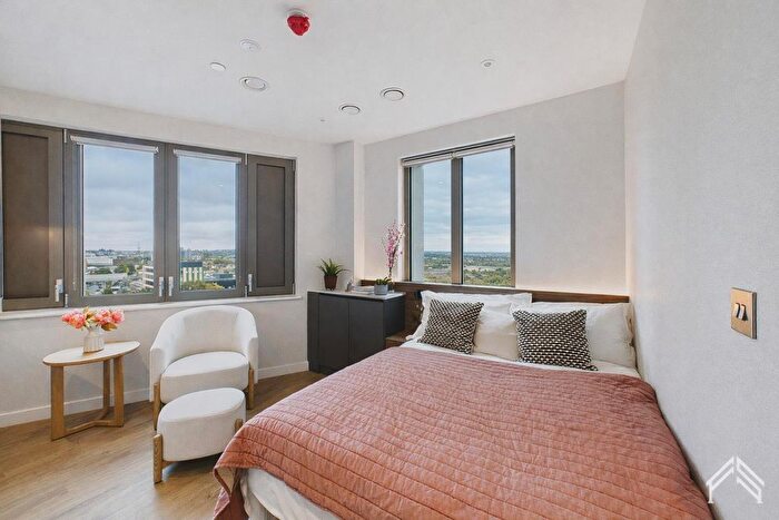 Studio To Rent In Victoria Road, Acton, W3