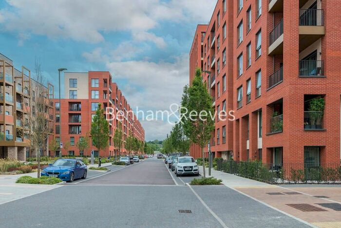 2 Bedroom Flat To Rent In Aerodrome Road, Beaufort Park, NW9