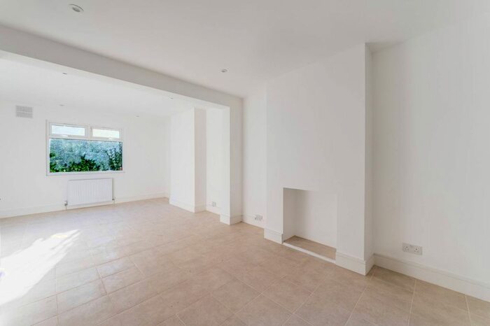 3 Bedroom Terraced House To Rent In Whateley Road, Penge, London, SE20