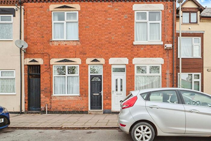 3 Bedroom Terraced House For Sale In Corporation Road, Leicester, LE4