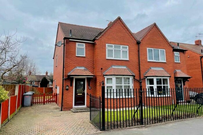 3 Bedroom Semi-Detached House To Rent In Manor Gardens, Nantwich, CW5