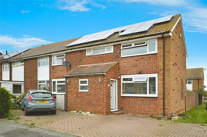 5 Bedroom End Of Terrace House For Sale In Mallard Way, Lower Stoke, Rochester, Kent, ME3