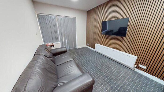5 Bedroom House To Rent In Lottie Road, Selly Oak, B29