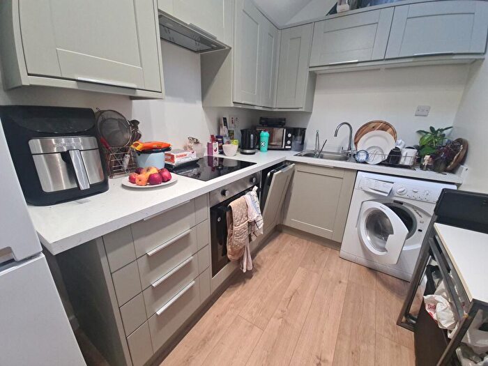1 Bedroom Flat To Rent In Moorland Avenue, Leeds, LS6