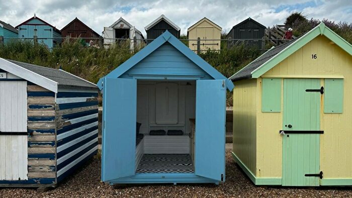 Chalet For Sale In Beach Hut Clifflands (on Beach), IP11