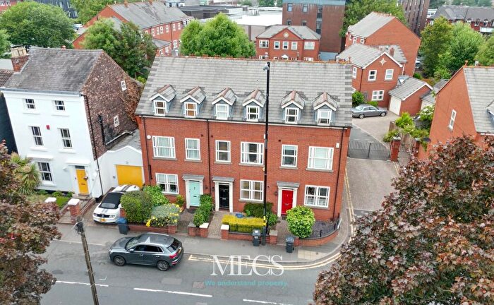 3 Bedroom Town House For Sale In Metchley Lane, Birmingham, West Midlands, B17