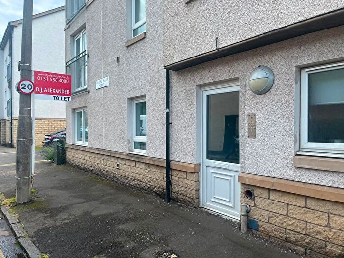 1 Bedroom Flat To Rent In Royal Park Place, Edinburgh, EH8