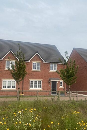 4 Bedroom Semi-Detached House For Sale In Streton Gardens, Peterborough, PE6