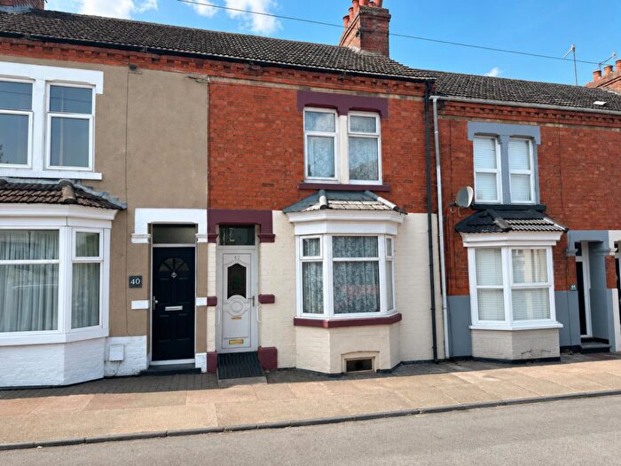 2 Bedroom Terraced House For Sale In Leslie Road, Northampton, NN2
