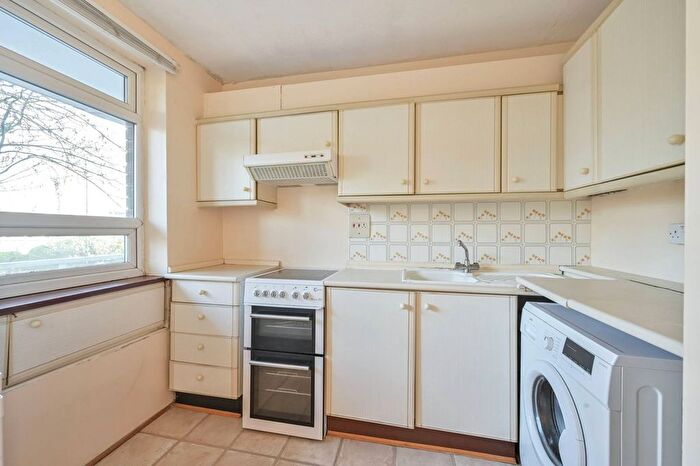 Studio To Rent In Upper Richmond Road, Putney, London, SW15