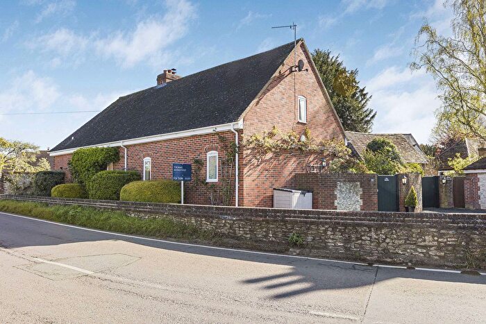 3 Bedroom Detached House For Sale In Castle Square, Benson, OX10