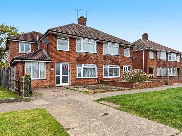 4 Bedroom Semi Detached House For Sale In Dumbarton Road, Ipswich, IP4