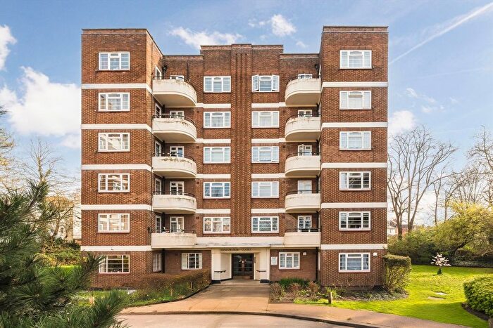 2 Bedroom Flat For Sale In Bollo Lane, Acton, W3