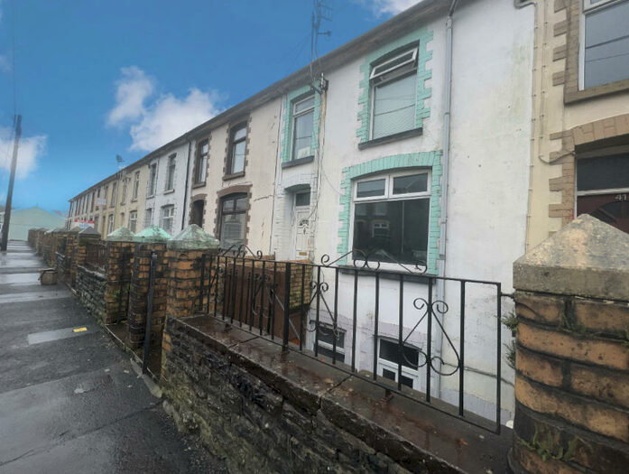 2 Bedroom Flat To Rent In Wyndham Street, Ogmore Vale, Bridgend, CF32