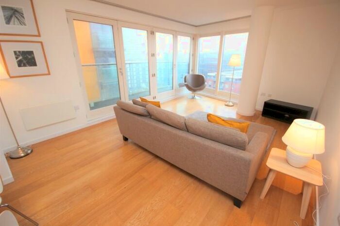 2 Bedroom Apartment To Rent In Skyline Central, Goulden Street Manchester, M4