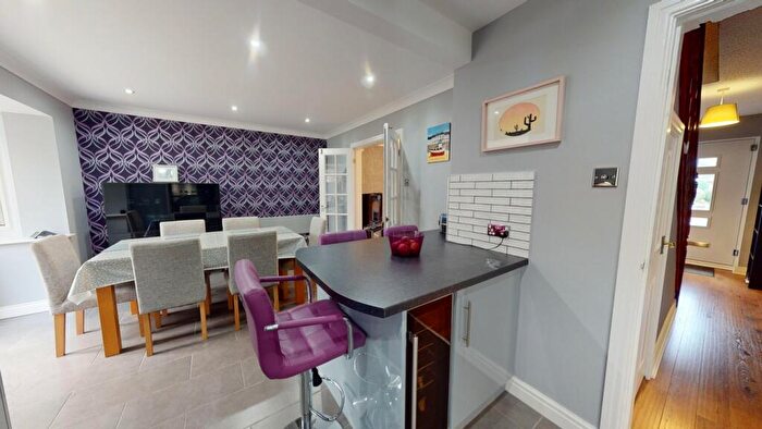4 Bedroom Detached House For Sale In Tickhill Way, Rossington, Doncaster, DN11