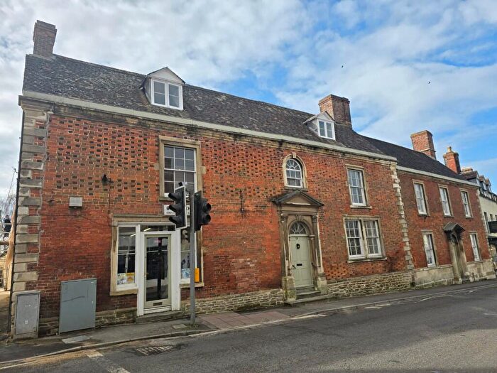 3 Bedroom House To Rent In High Street, Wincanton, Somerset, BA9