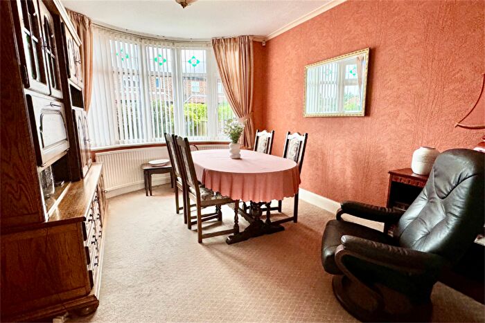 3 Bedroom Semi-Detached House For Sale In , Warwick Avenue, Beeston, NG9