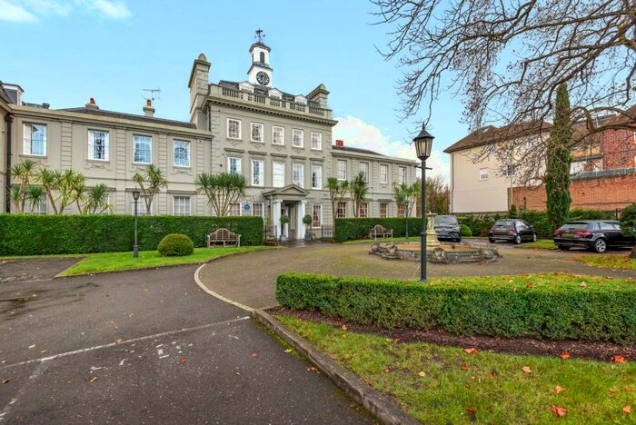 2 Bedroom Apartment To Rent In High Street, Esher, KT10