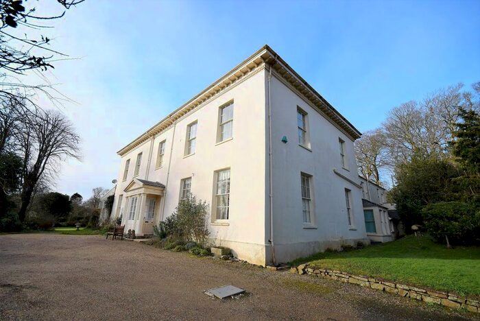 2 Bedroom Flat To Rent In Port Hill, Bideford, Devon, EX39