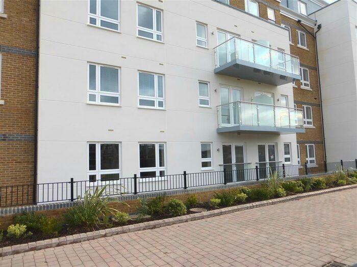 1 Bedroom Apartment To Rent In Grebe Way, Maidenhead, SL6