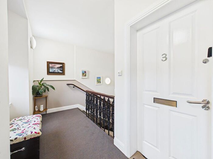 2 Bedroom Flat For Sale In Hyndford Road, Lanark, ML11 - Photo 9