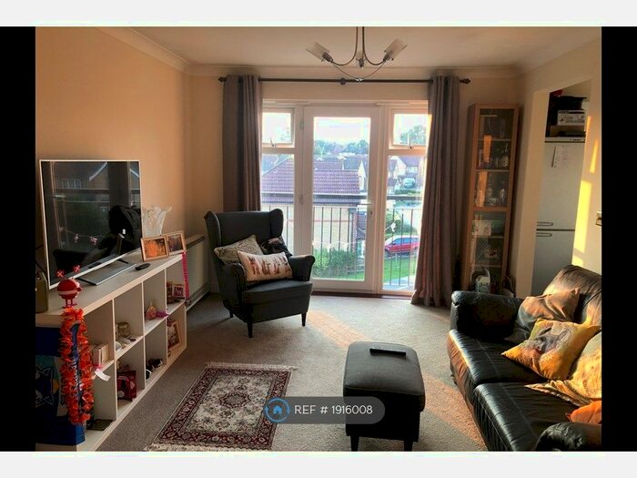2 Bedroom Flat To Rent In Kennington, Ashford, TN24