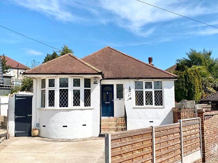 3 Bedroom Bungalow For Sale In Albany Close, Bexley, DA5