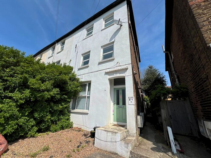 Studio To Rent In Albert Road, London, SE25