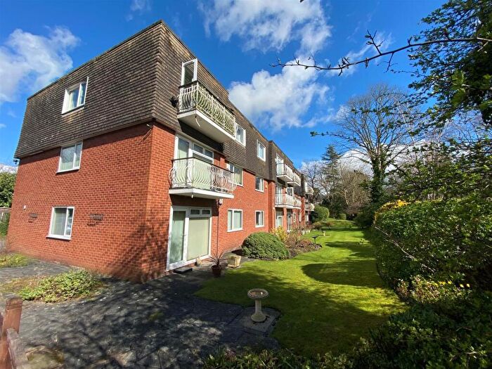 2 Bedroom Flat To Rent In Apt Sandringham Court, A Maple Road West, Brooklands, M23
