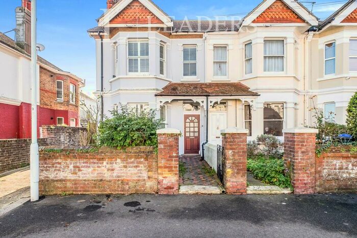 2 Bedroom Flat To Rent In Northcourt Road, BN14