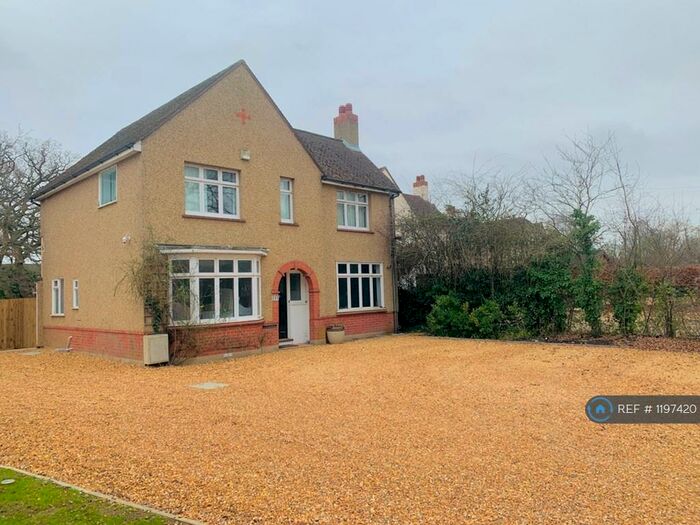 4 Bedroom Detached House To Rent In Kimbolton Road, Bedford, MK41