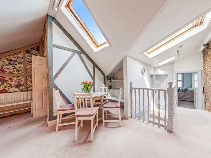 1 Bedroom Flat To Rent In Kingscourt Road, Streatham, SW16