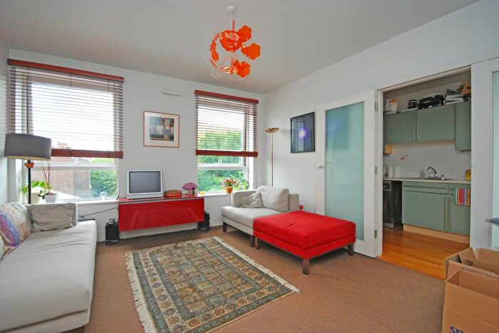 2 Bedroom Flat To Rent In Shepherdess Walk, Angel, London, N1