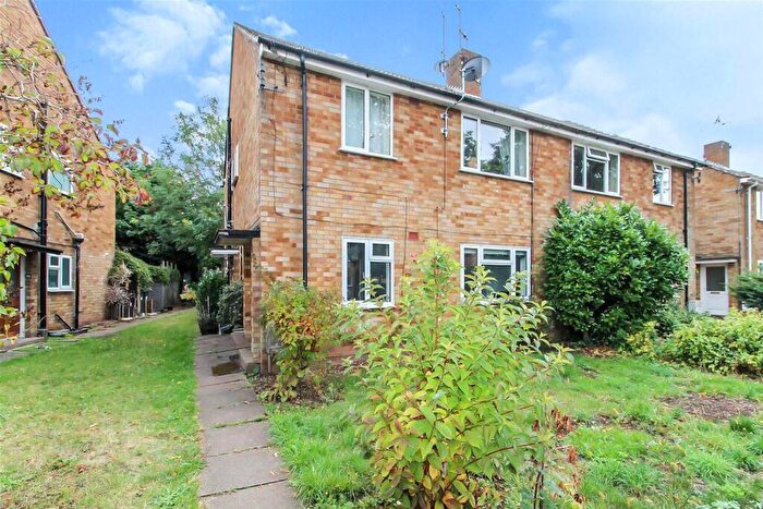 2 Bedroom Maisonette To Rent In Acacia Road, Leamington Spa, CV32