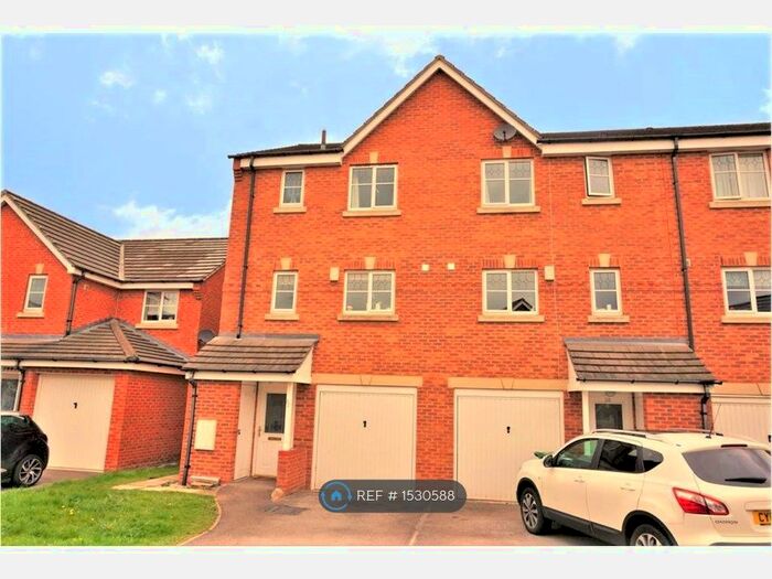 4 Bedroom Terraced House To Rent In Marchant Way, Morley, Leeds, LS27