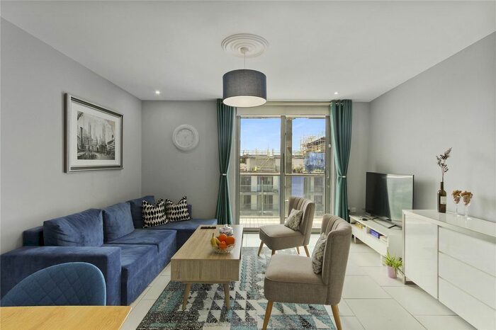 3 Bedroom Flat To Rent In Chapelier House, Eastfields Avenue, SW18