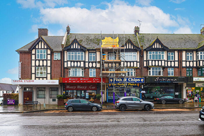 2 Bedroom Apartment For Sale In London Road, Leigh-on-sea, SS9