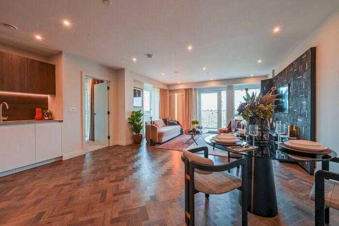1 Bedroom Flat For Sale In Queens Cross, Royal Docks, E16