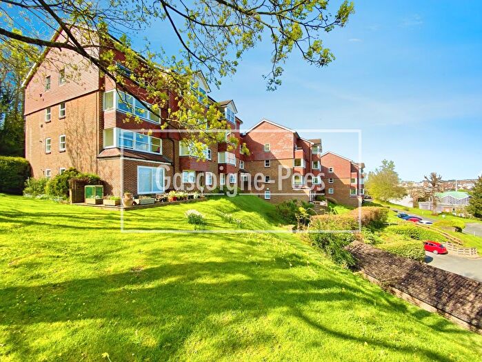 2 Bedroom Property To Rent In Rookwood Court, Guildford, GU2