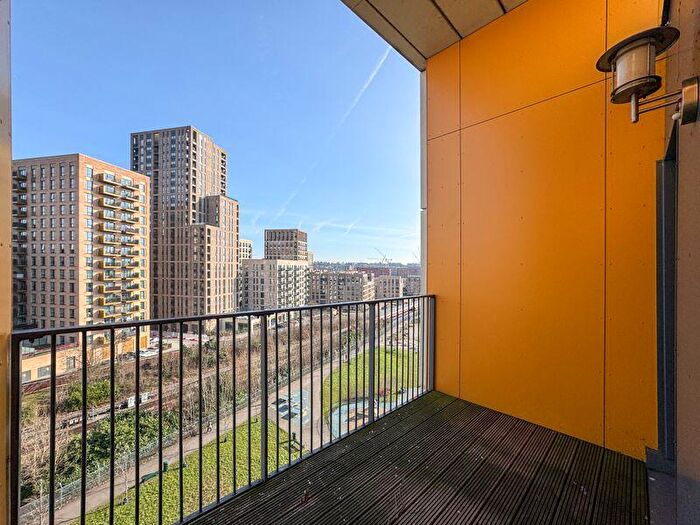 1 Bedroom Apartment To Rent In Advertiser Court, Telegraph Avenue, NW9