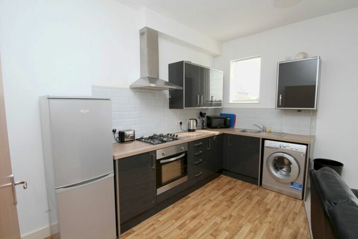 1 Bedroom Flat To Rent In Holderness Road, Hull, HU8
