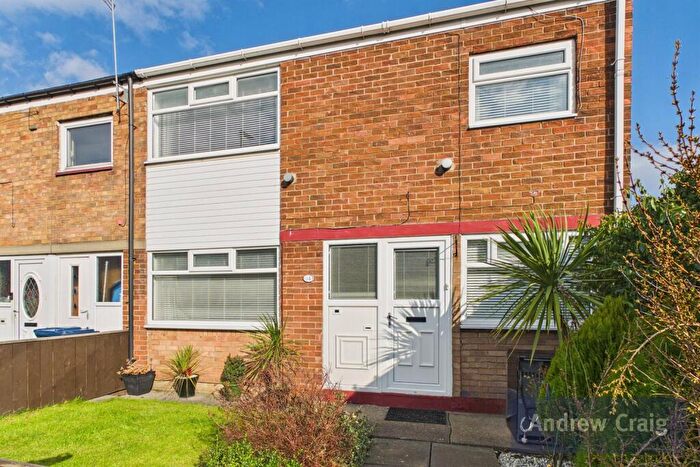 3 Bedroom End Of Terrace House For Sale In Grays Walk, South Shields, NE34