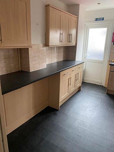 5 Bedroom Flat To Rent In Parson Street, Hendon, NW4
