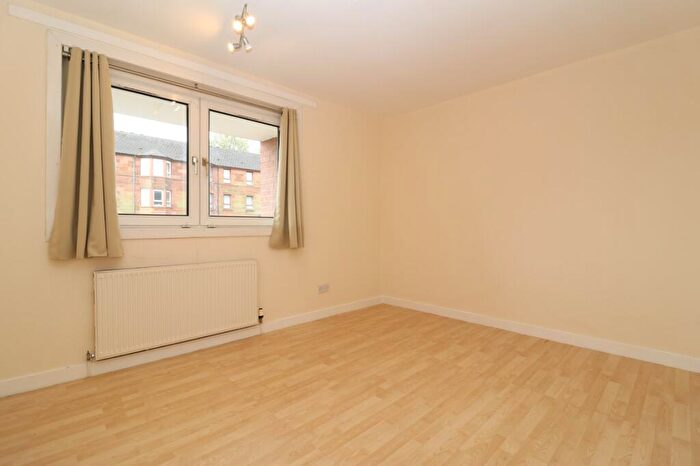 2 Bedroom Flat To Rent In Dumbarton Road, Glasgow, G14