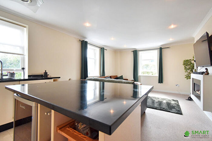 2 Bedroom Apartment For Sale In Isleworth Road, Exeter, EX4